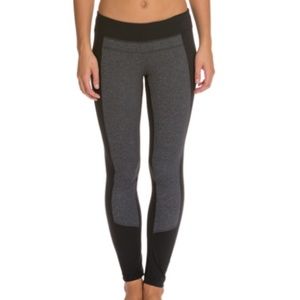 prAna Gabi Yoga Leggings | Grey & Black